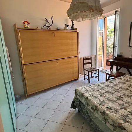 Апартаменты With Large Terrace Ментона