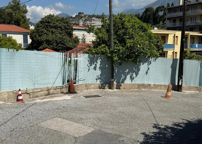 With Large Terrace Lejlighed Menton